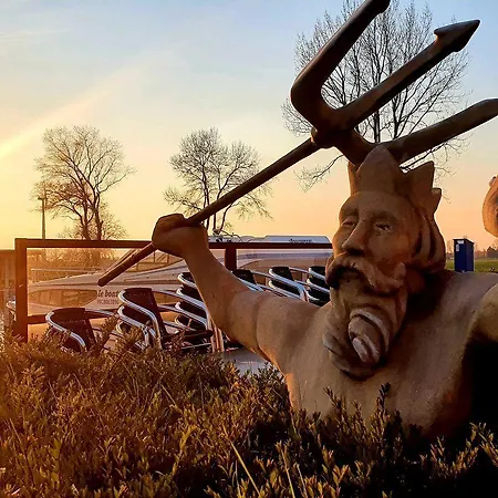 Neptunus فندق مبيت وإفطار 2*