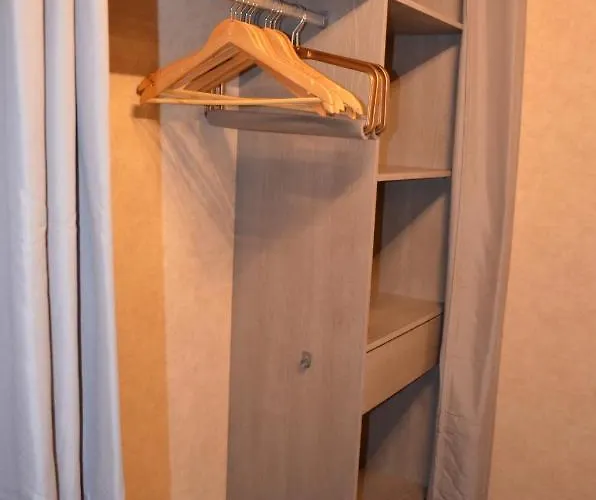 Neptunus Bed & Breakfast 2*